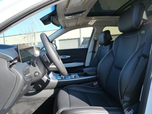 New 2026 Genesis GV70 2.5T Advanced image 3