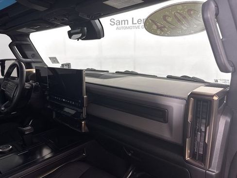 Used 2024 GMC Hummer EV 2X w/ LPO, Illumination Package image 34