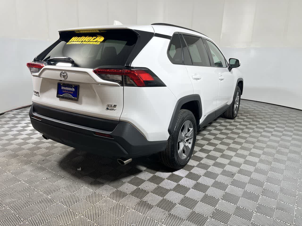 Used 2025 Toyota RAV4 XLE AWD/4WD image 8