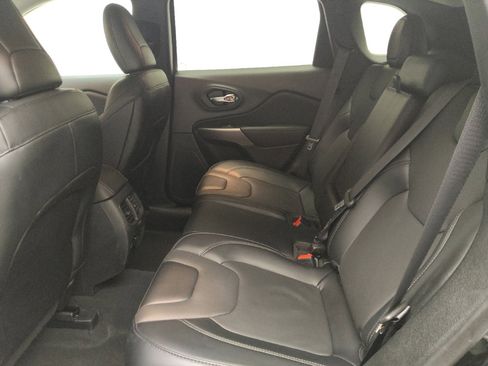 Used 2022 Jeep Cherokee Limited AWD/4WD image 18
