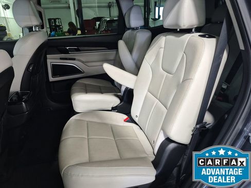 Used 2022 Kia Telluride EX w/ EX Premium Package FWD image 20