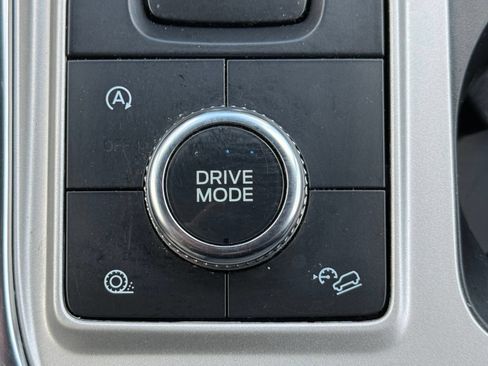 Used 2023 Ford Explorer XLT w/ Equipment Group 202A AWD/4WD image 27