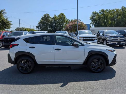 Used 2024 Subaru Crosstrek 2.0i AWD/4WD image 2