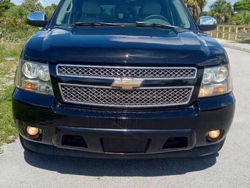 Used 2007 Chevrolet Suburban LTZ w/ LTZ Preferred Equipment Group image 3