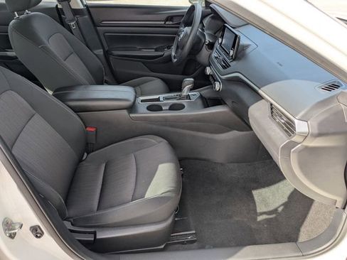 Used 2024 Nissan Altima 2.5 S image 29