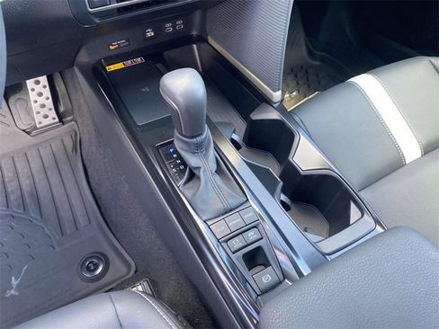 Used 2025 Toyota Camry SE w/ Convenience Package image 22