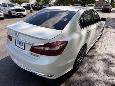 Certified 2017 Honda Accord Sport Special Edition image 3