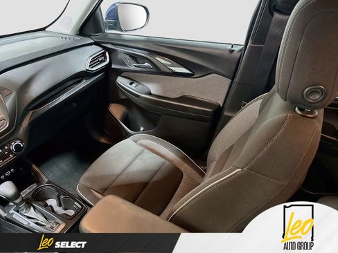 Used 2023 Chevrolet TrailBlazer LT FWD image 25