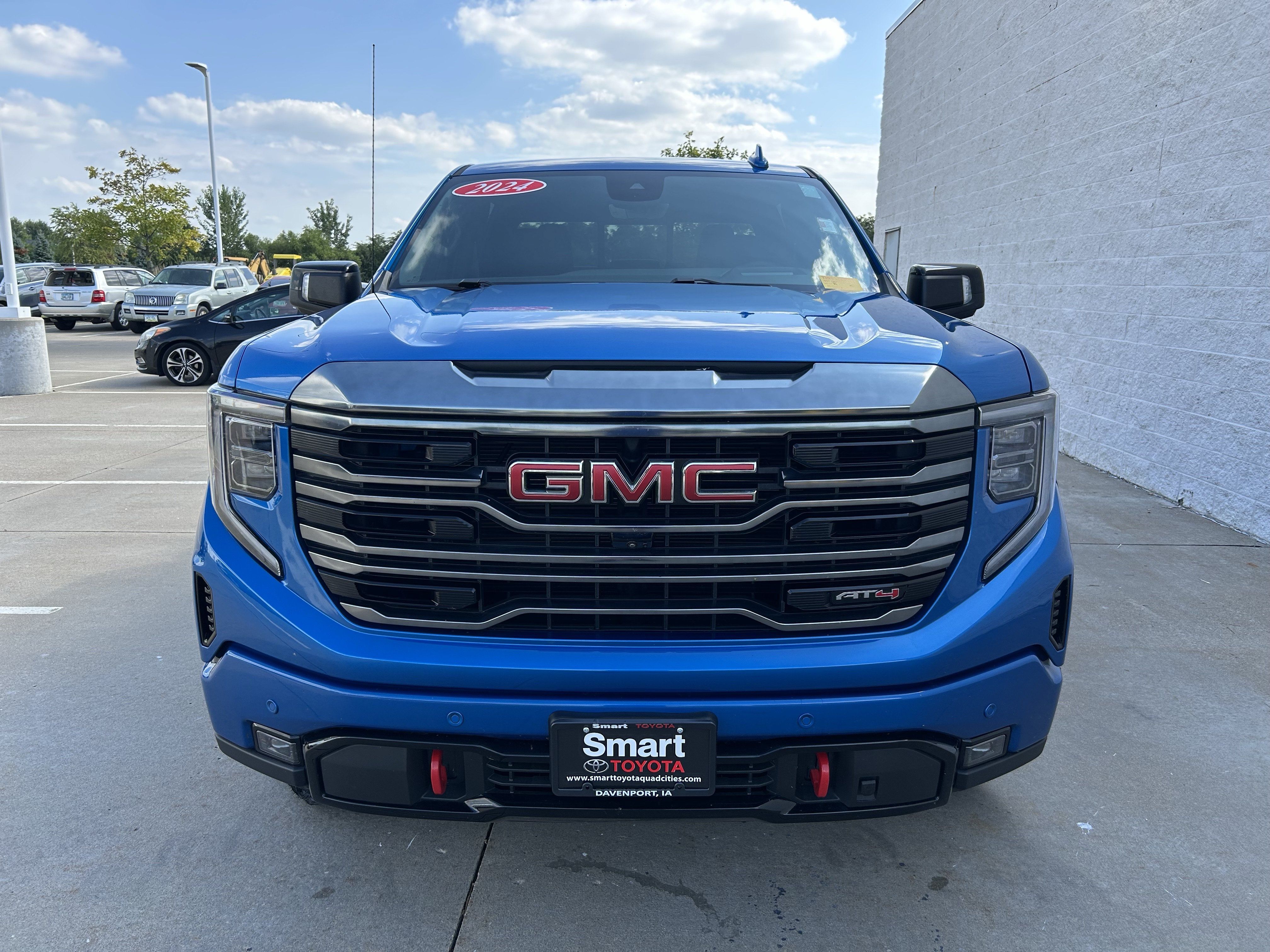 Used 2024 GMC Sierra 1500 AT4 w/ Technology Package AWD/4WD image 2