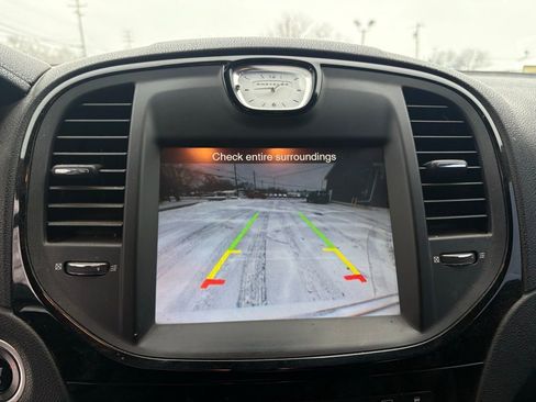 Used 2013 Chrysler 300 S image 18