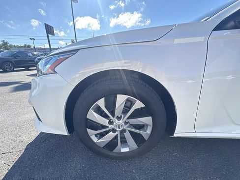 Used 2020 Nissan Altima 2.5 S FWD image 10