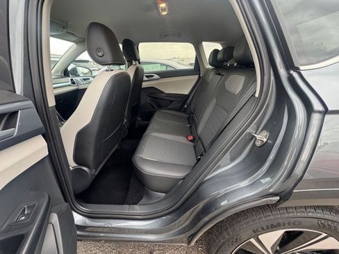 Used 2025 Volkswagen Taos SE image 25