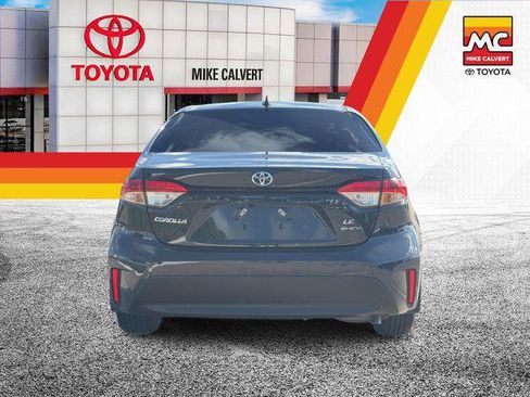Certified 2025 Toyota Corolla LE FWD image 4