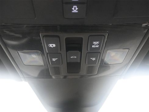 Used 2021 Volkswagen Tiguan SEL Premium R-Line image 35