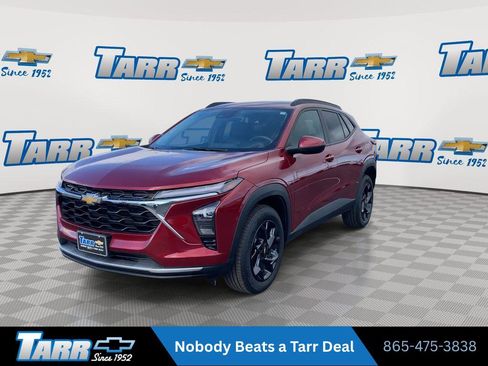 Used 2025 Chevrolet Trax LT w/ LT Convenience Package FWD image 4