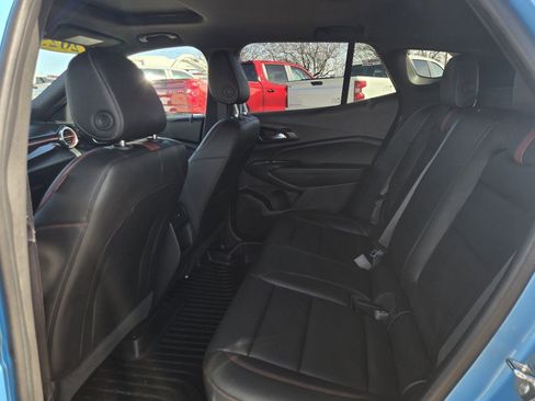 Certified 2025 Chevrolet Trax RS w/ Sunroof Package image 14