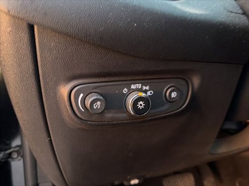 Used 2020 Chevrolet Equinox LT image 42