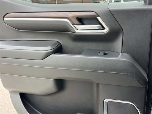 Used 2024 GMC Sierra 1500 SLT image 18