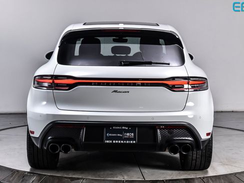 Used 2025 Porsche Macan AWD/4WD image 5