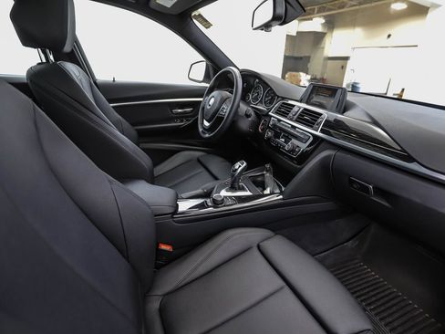 Used 2017 BMW 330i xDrive Sedan AWD/4WD image 28