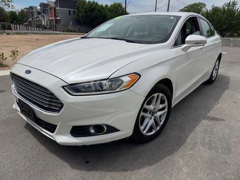 Used 2014 Ford Fusion SE w/ Equipment Group 202A image 4