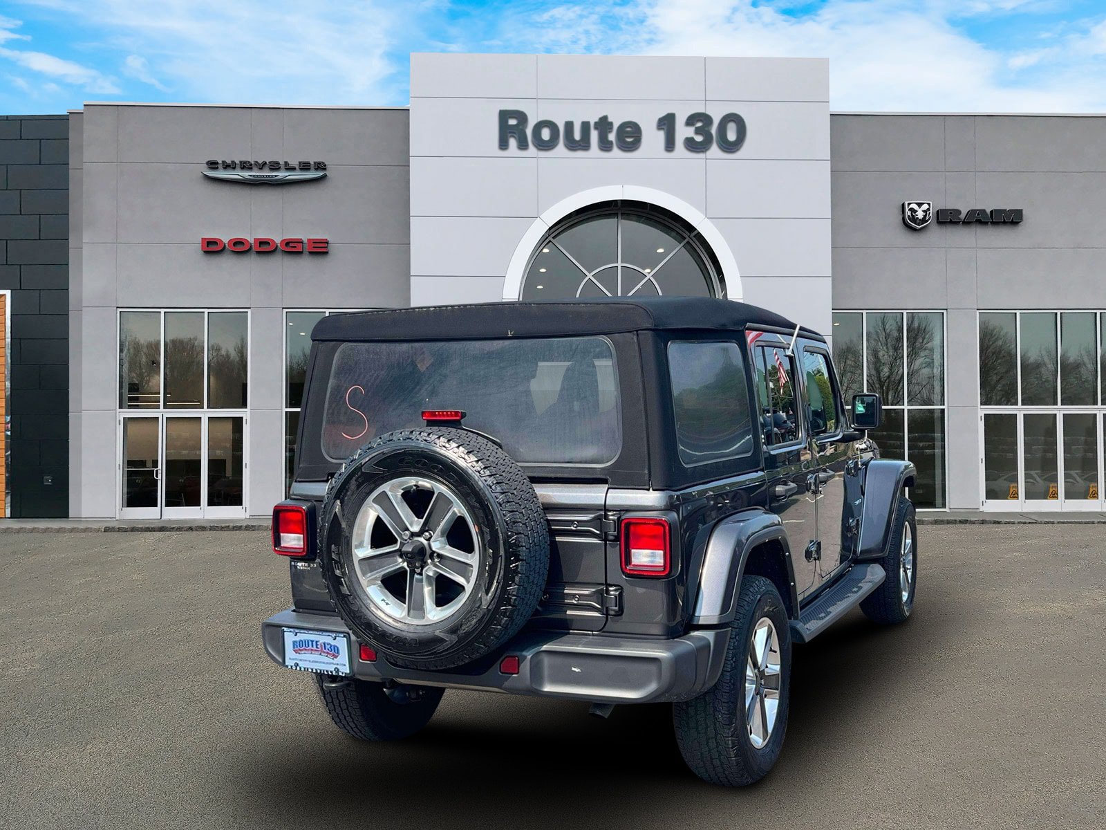 Used 2022 Jeep Wrangler Unlimited Sahara w/ Cold Weather Group AWD/4WD image 4