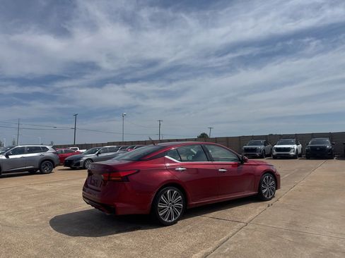 Used 2023 Nissan Altima 2.5 SL FWD image 23