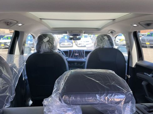 New 2026 Volkswagen Tiguan SE image 15