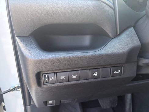 Used 2025 Toyota RAV4 SE w/ Convenience Package AWD/4WD image 30