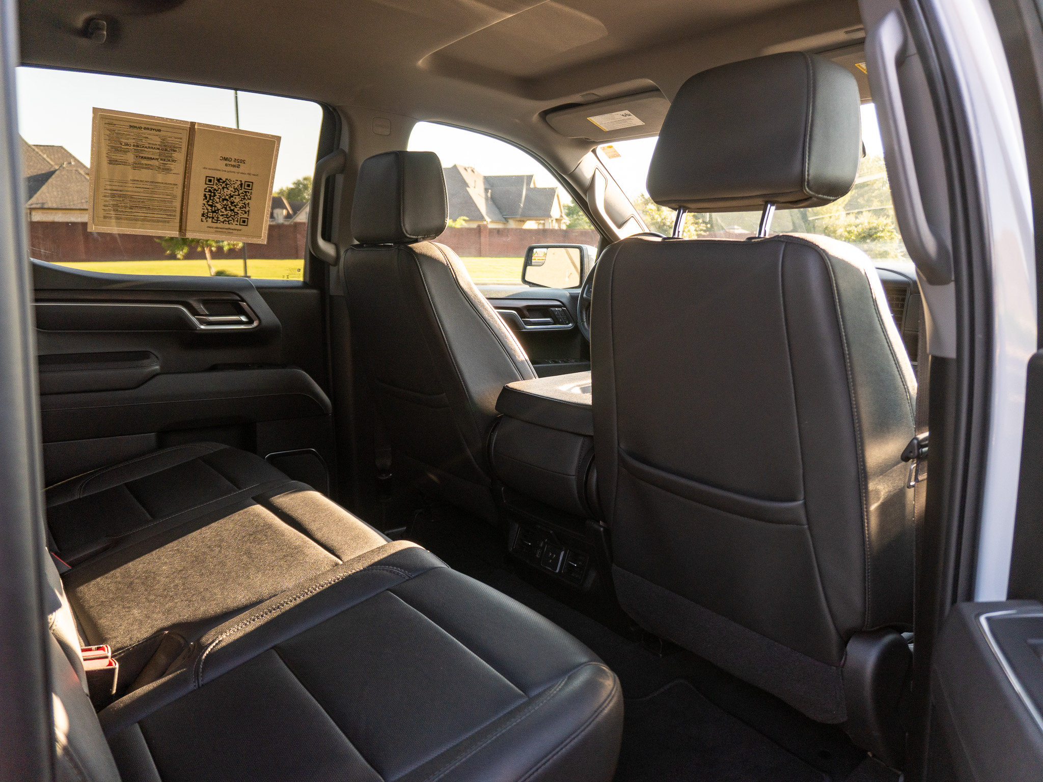 Used 2025 GMC Sierra 1500 SLT AWD/4WD image 16