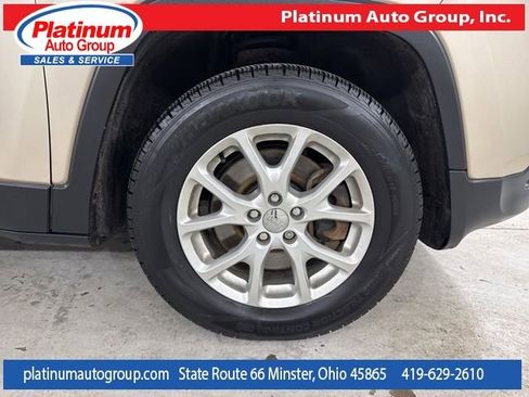 Used 2015 Jeep Cherokee Latitude w/ Comfort/Convenience Group image 51