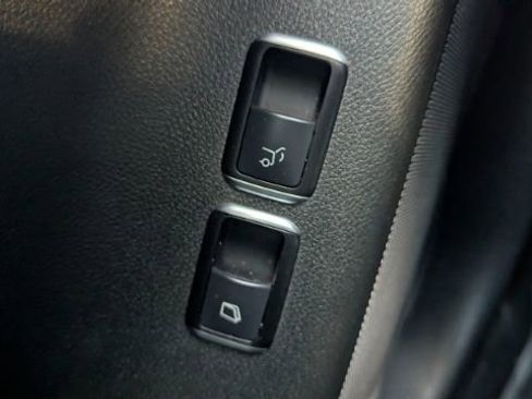 Used 2017 Mercedes-Benz GLS 550 4MATIC image 34