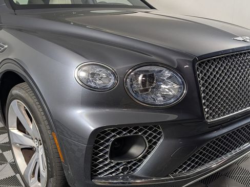 Used 2022 Bentley Bentayga AWD/4WD image 15