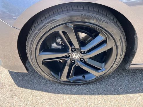Used 2018 Honda Accord Sport image 10