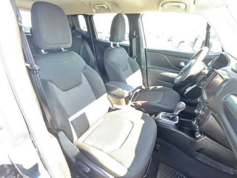 Used 2023 Jeep Renegade Latitude image 71