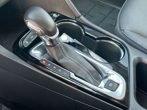 Used 2024 Buick Encore GX Sport Touring image 19