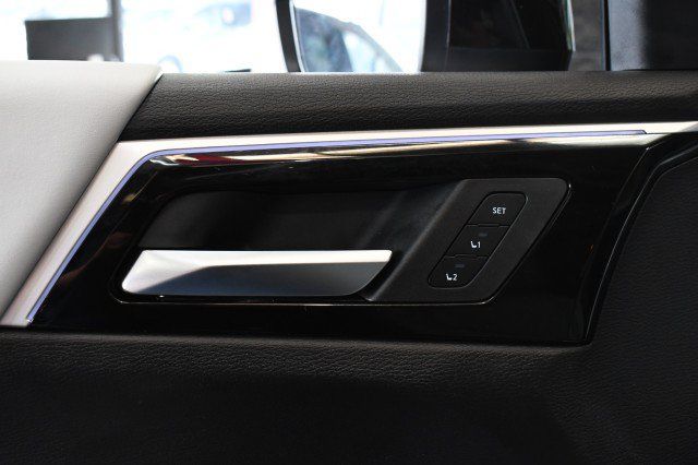 Used 2025 Mitsubishi Outlander SEL AWD/4WD image 29