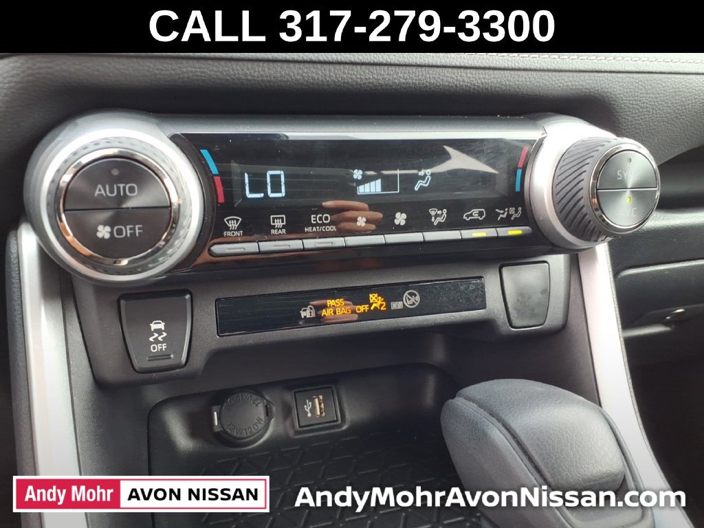 Used 2025 Toyota RAV4 LE AWD/4WD image 28