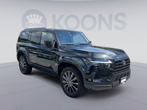 Used 2025 Lexus GX 550 w/ Accessory Package (2T) AWD/4WD image 10
