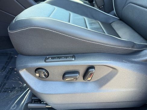 Used 2023 Volkswagen Tiguan SEL R-Line AWD/4WD image 10