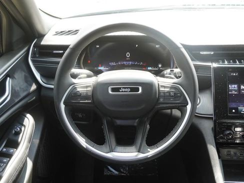Used 2023 Jeep Grand Cherokee L Laredo AWD/4WD image 17