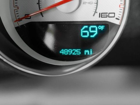 Used 2014 Dodge Challenger R/T image 16