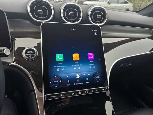 Used 2025 Mercedes-Benz GLC 300 GLC 300 image 27