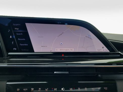 Used 2022 Cadillac Escalade Premium Luxury image 17