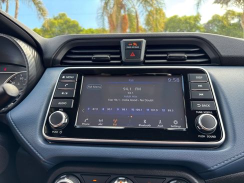 Used 2025 Nissan Versa SV FWD image 20