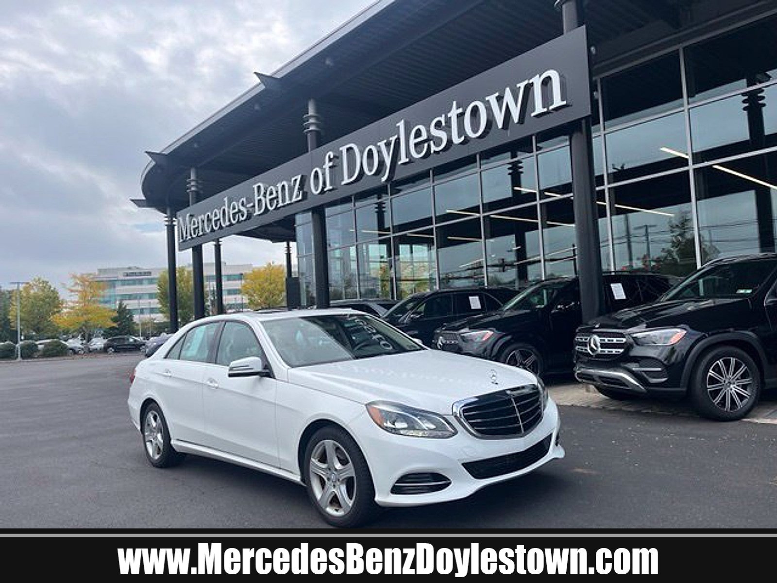 Used 2015 Mercedes-Benz E 350 4MATIC Sedan image 1