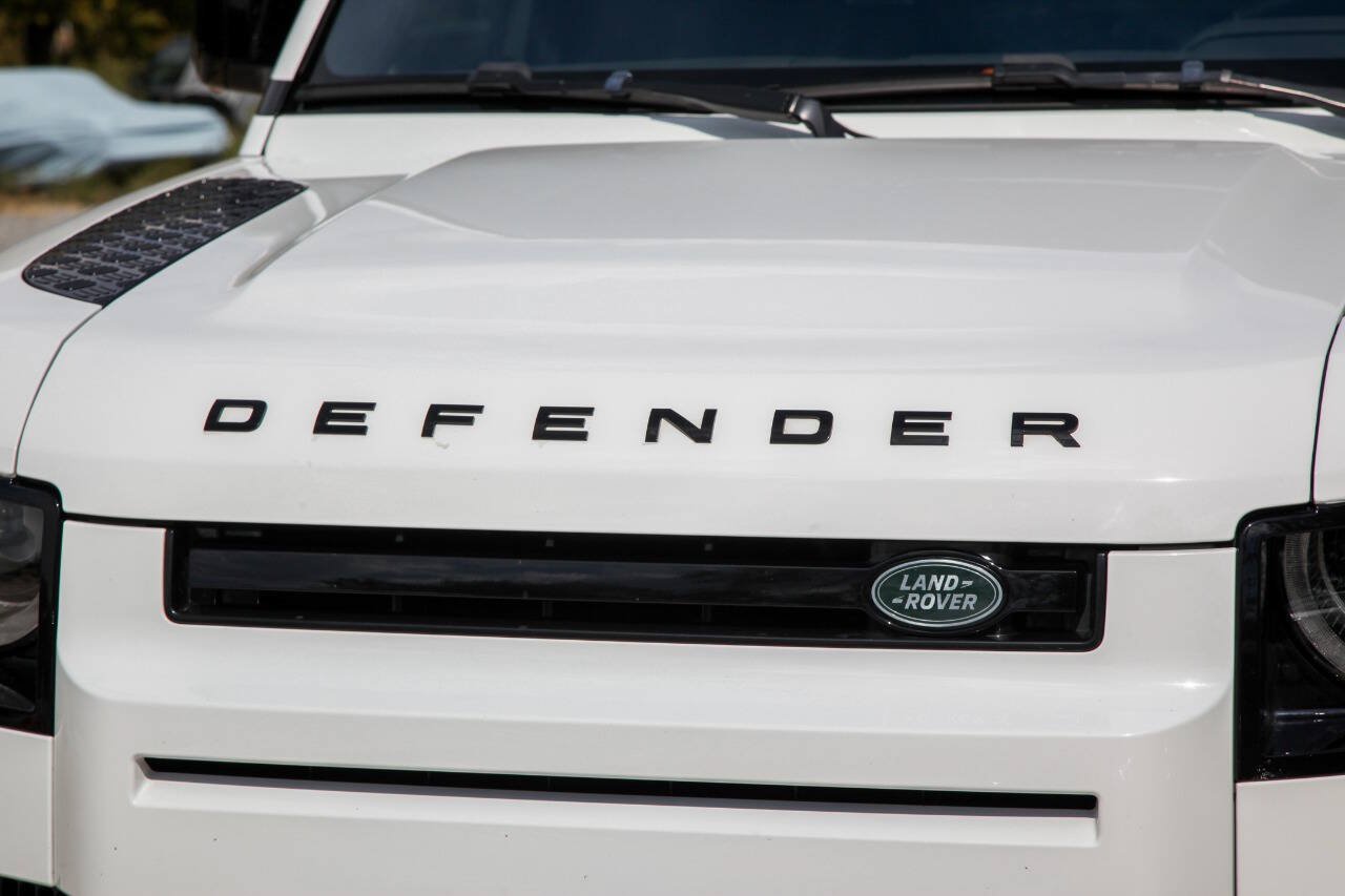 Used 2020 Land Rover Defender 110 SE AWD/4WD image 4