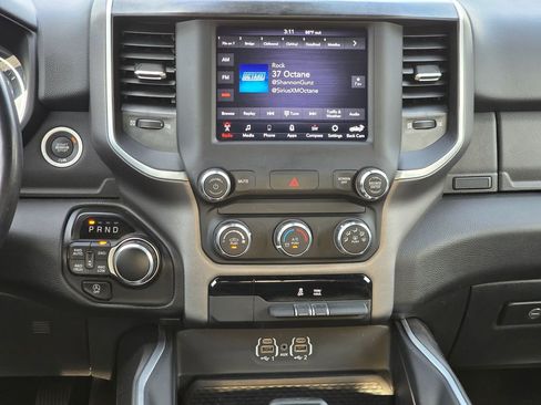 Used 2021 RAM 1500 Big Horn image 32