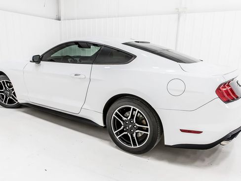 Used 2020 Ford Mustang Premium RWD image 4