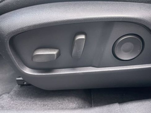 Used 2025 Chevrolet Equinox LT w/ Convenience Package II AWD/4WD image 12
